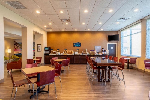 Clarion Pointe Harrisonburg image 20
